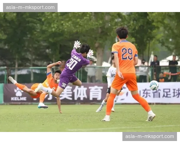 “足球进校园”新阶段：中超俱乐部与百所中小学建立青训苗子基地